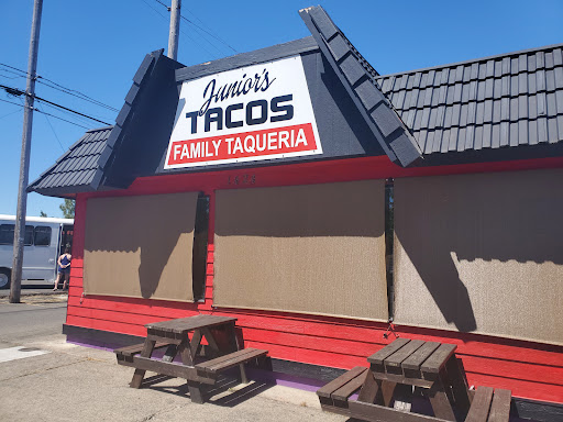 Juniors Tacos